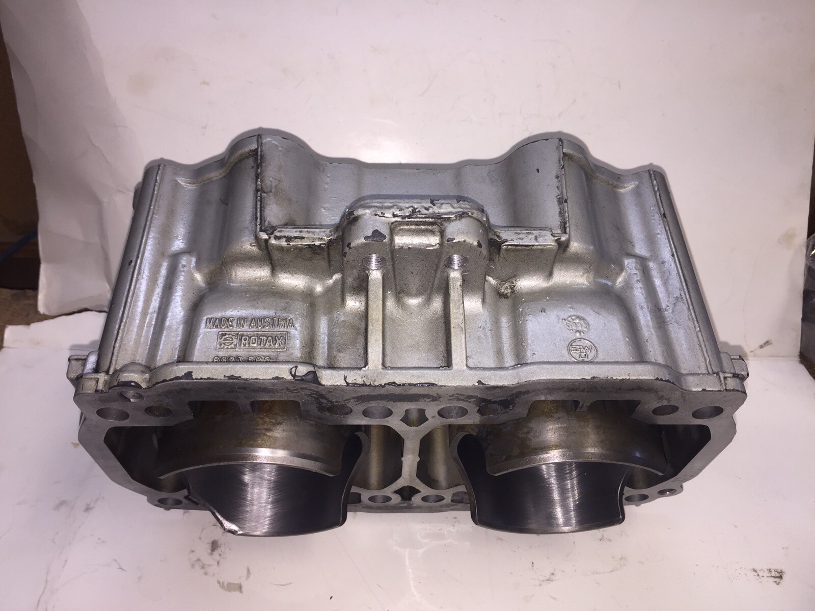 SEA DOO 951 CARB MOTOR CYLINDER KIT BORED & HONED WITH NEW PISTONS