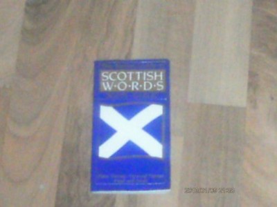 Pocket Guide to Scottish Words by Macleod, Iseabail 0862671604 FREE Shipping
