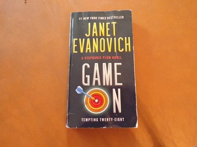 Game on: Tempting Twenty-Eight by Evanovich, Janet - paperback