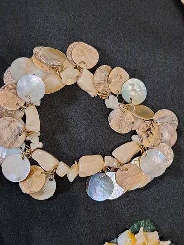 Vintage Shell & Pearlized Look Jewelry Lot Signed Pearlcraft Clip Earrings Etc - Afbeelding 4 van 12