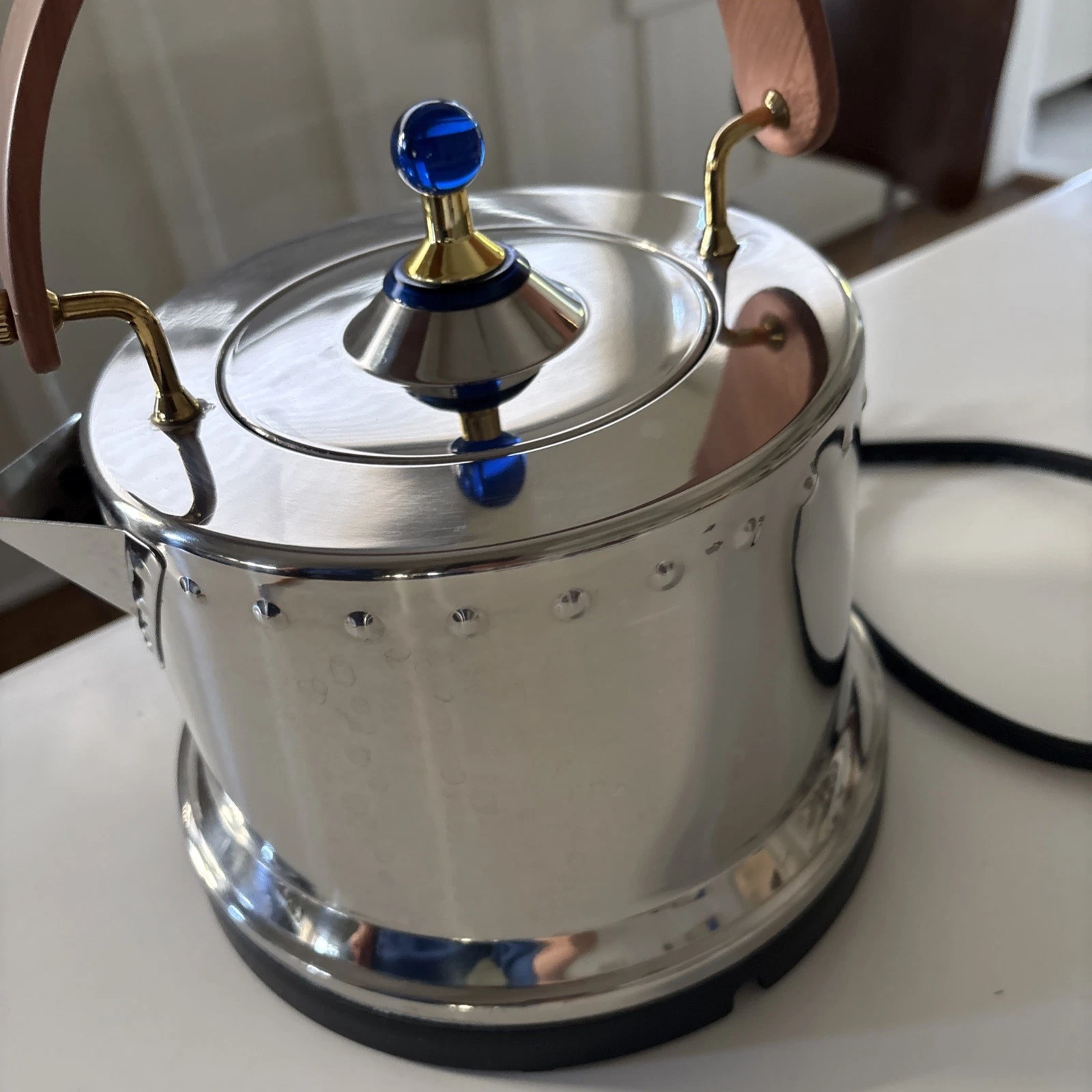 Bodum Electric Stainless Steele Kettle Design In Switzerland Model No.12019
Opens in a new window or