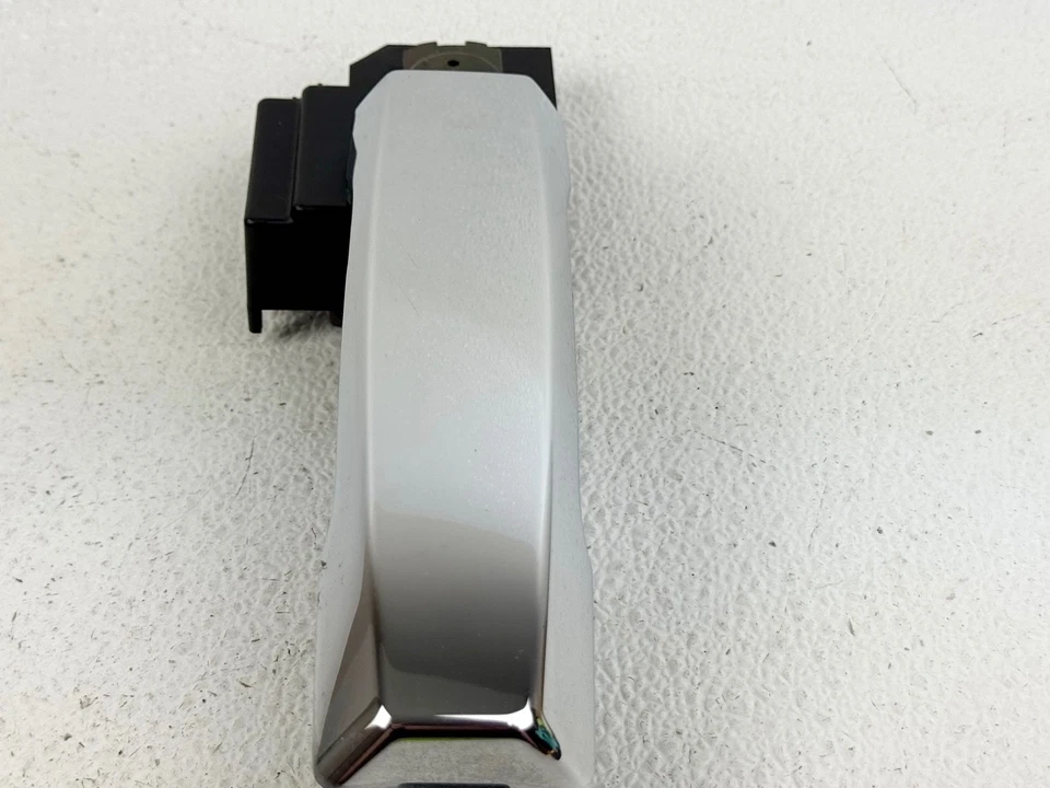 04-15 NISSAN ARMADA PASAJERO DELANTERO DERECHO LADO DERECHO MANIJA PUERTA BISEL CUBIERTA OEM Foto 3 de 3