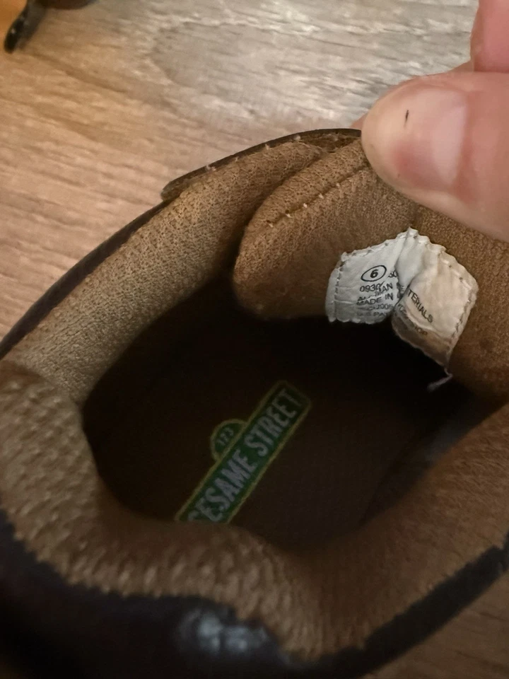 Zapatos iluminados vintage de Plaza Sésamo para niños pequeños talla 6c botas para niños pequeños Foto 3 de 3