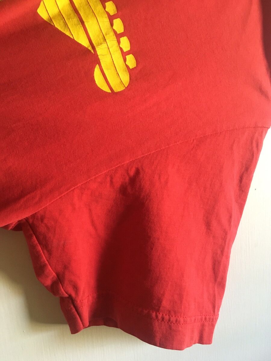 2006 official vintage The Strokes concert tour t shirt small 2006 official vintage The Strokes concert tour t shirt small