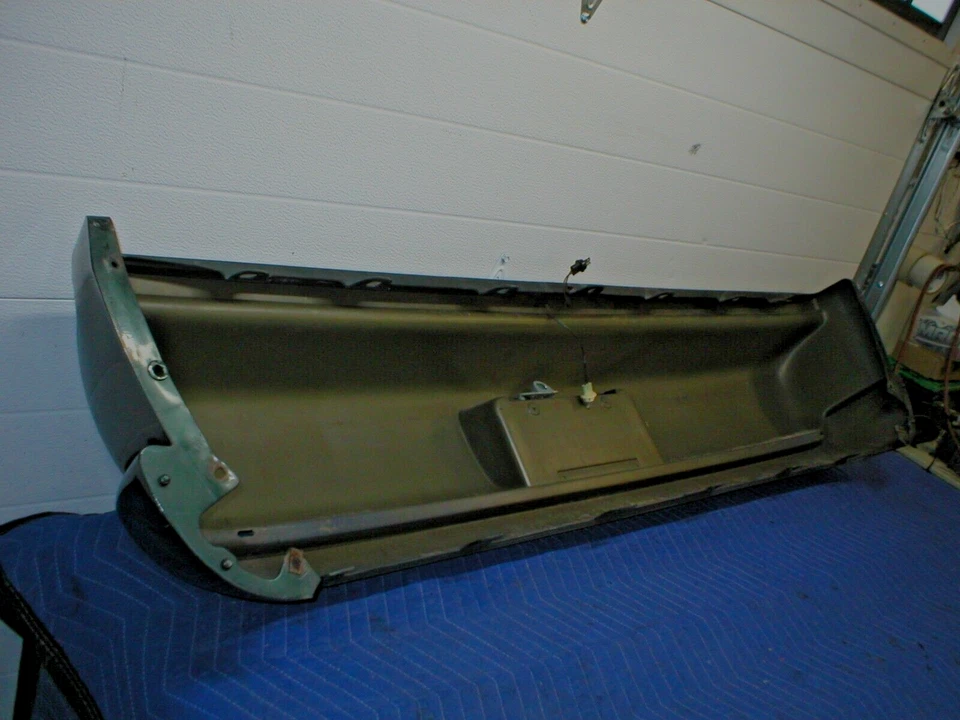 Parachoques trasero Firebird Trans Am Formula 1991 1992 efecto suelo estilo GM OEM Foto 4 de 4