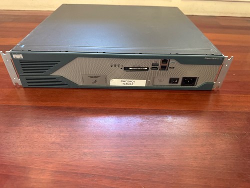 Cisco 2800 Series CISCO2821 V03 Integrated Services Router