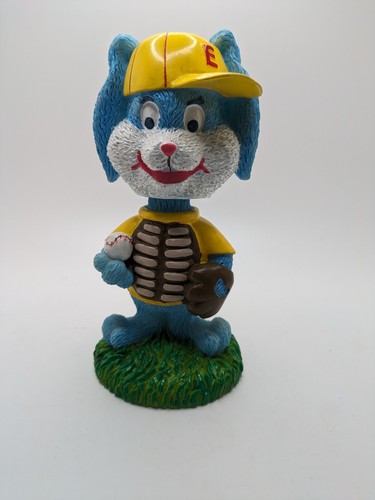 Baseball Bobblehead Bunny playing baseball. 5 1/2 Inches Tall - 第 1/5 張圖片