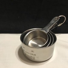 Set of 4 Stainless Measuring Cup Set ZZ17