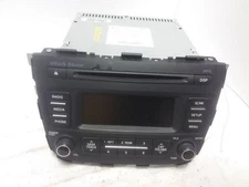 2014-2015 Kia Sorento Radio receiver w/o navigation w/o Telematics AM FM CD OEM