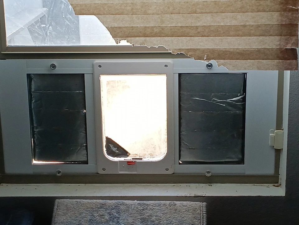 Window Door For Chubby Small Dogs Or Cats - Image 2 of 3