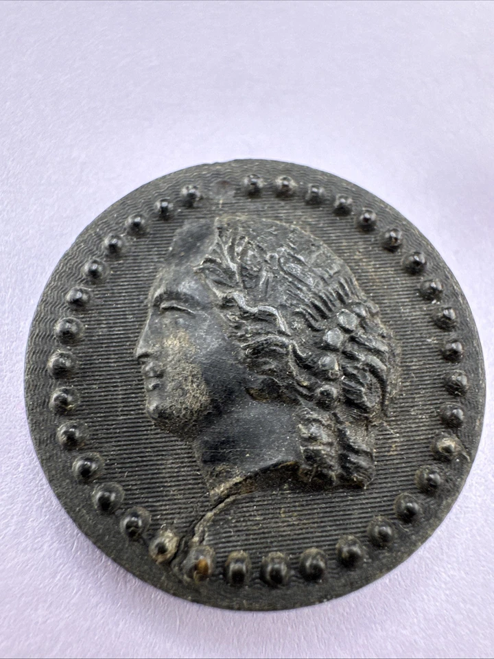 Antique Victorian Era Carved Horn Picture Button Man in Profile 1" 📦 - Image 2 of 4