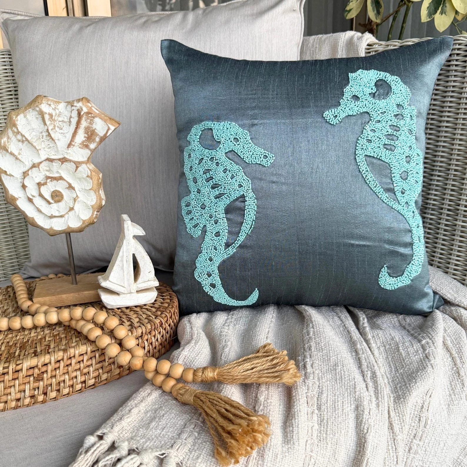 Square Pillow Cover Blue 16"x16", Couch Decor Silk Sea Creatures - Sea Horse
Opens in a new window o
