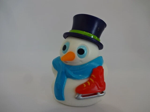 Weihnachtsfigur / Lustiger Schneemann mit roten Schlittschuhe aus Hartplastik - Bild 1 von 1