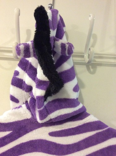 NEW GIRL’S JOE BOXER HOODED BELTED ROBE PURPLE & WHITE ZEBRA -XS(4/5)SLEEPWEAR - Picture 7 of 10