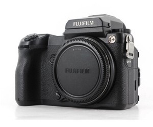 Fujifilm GFX 50s Medium Format Camera + Fujinon GF 45mm F/2.8 R WR
