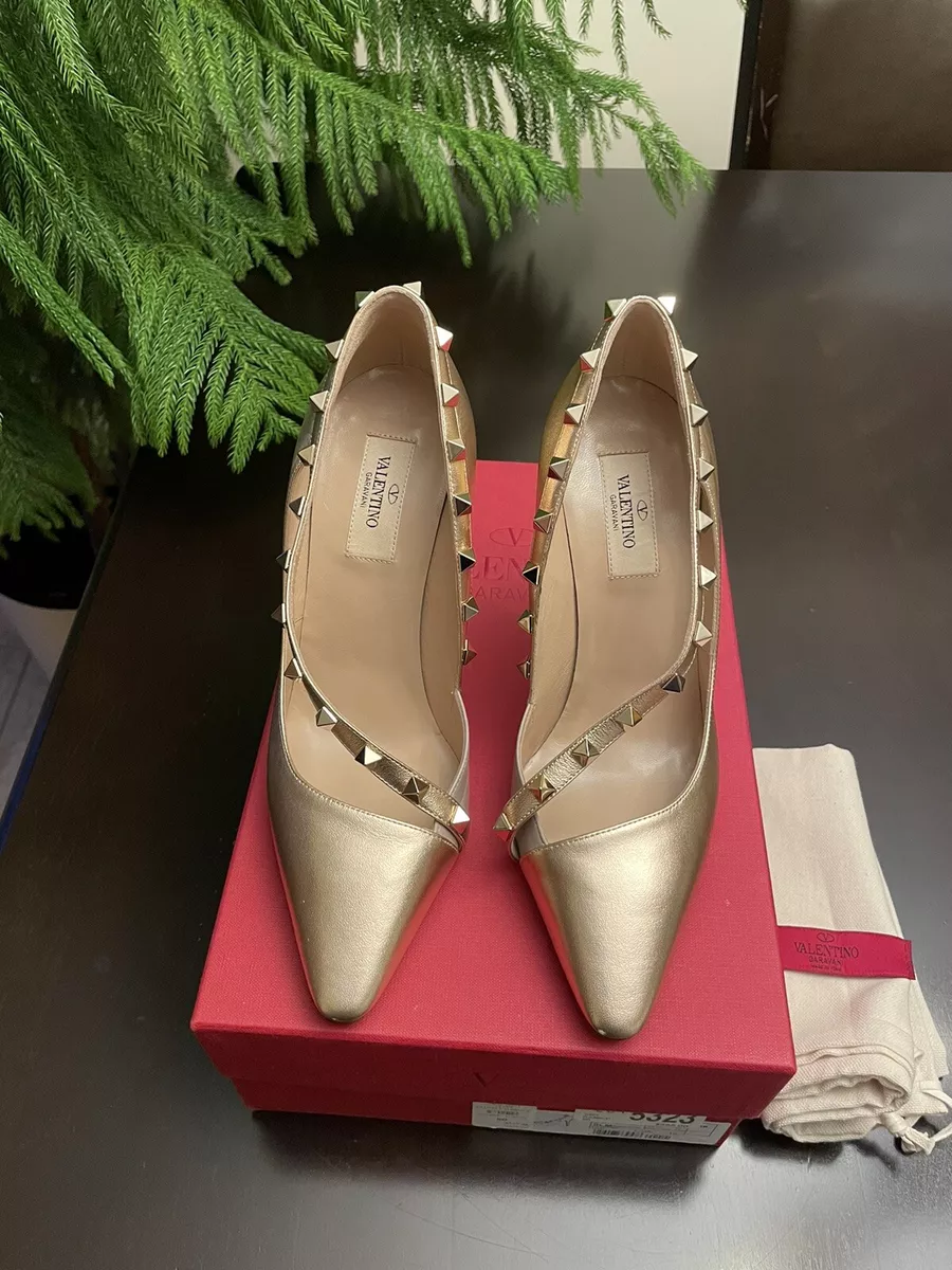 WOMEN VALENTINO GARAVANI ROCKSTUD PUMP POUDRE SZ 38 | eBay