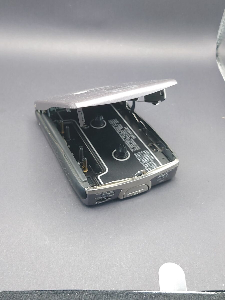 SERVICED AND WORKING SONY WM-FX2 Walkman Radio Cassette SERVICED AND WORKING SONY WM-FX2 Walkman Radio Cassette