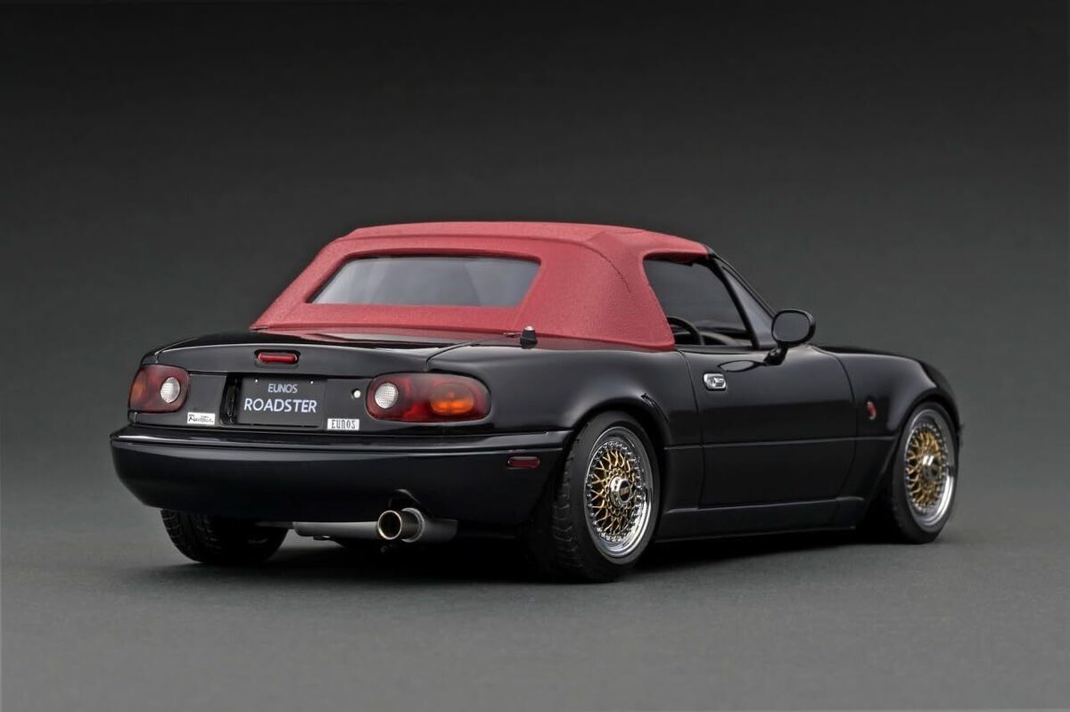 ignition model 1/18 Eunos Roadster (NA) Black IG3197 With ignition model 1/18 Eunos Roadster (NA) Black IG3197 With