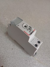 1x Disjoncteur Legrand Minuterie modulaire 230V 50Hz 16A 0,5-10mn. 412602