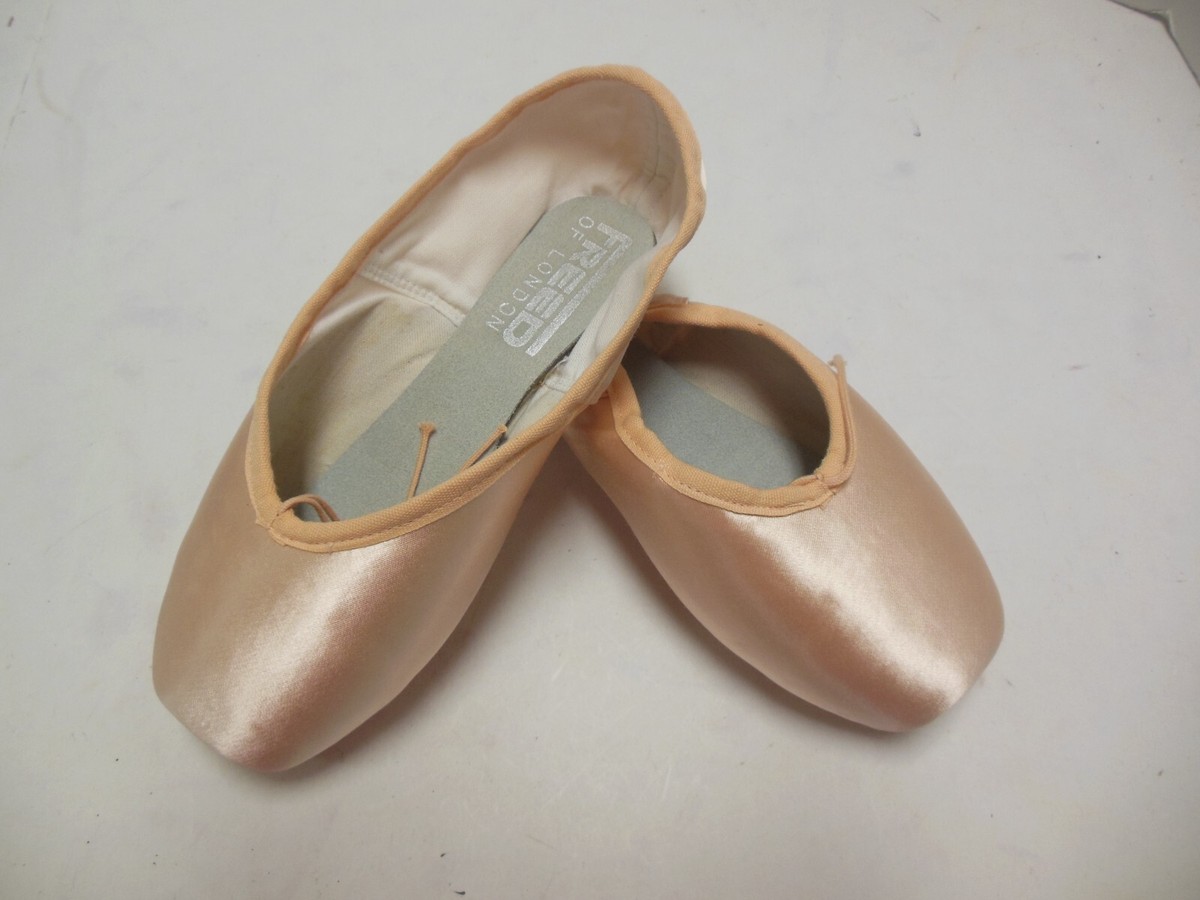 FREED Studio II 24.5 D幅 Freed Studio II Pointe Shoes - Beam & Barre