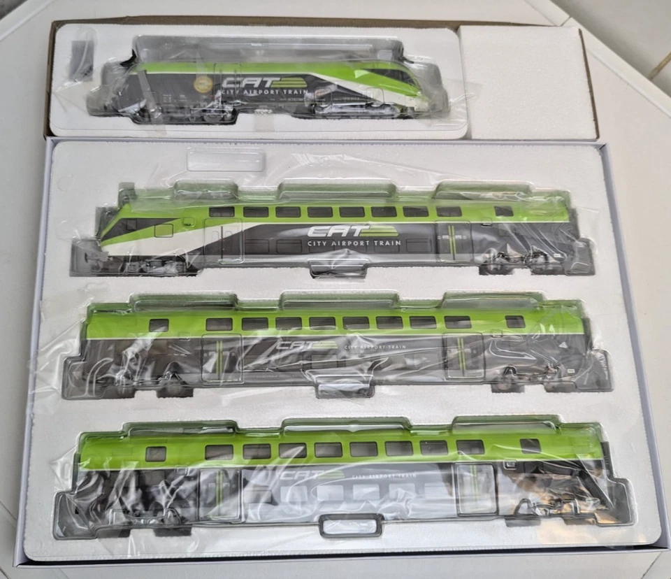 Jägerndorfer JC70410 CAT Taurus + 3 Doppelstockwagen DC Neuzustand OVP H0