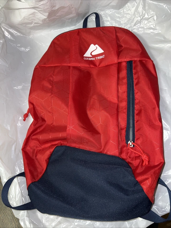 Mochila ligera Ozark Trail Day Pack 10L para senderismo y camping. Rojo/Marino B Foto 4 de 4