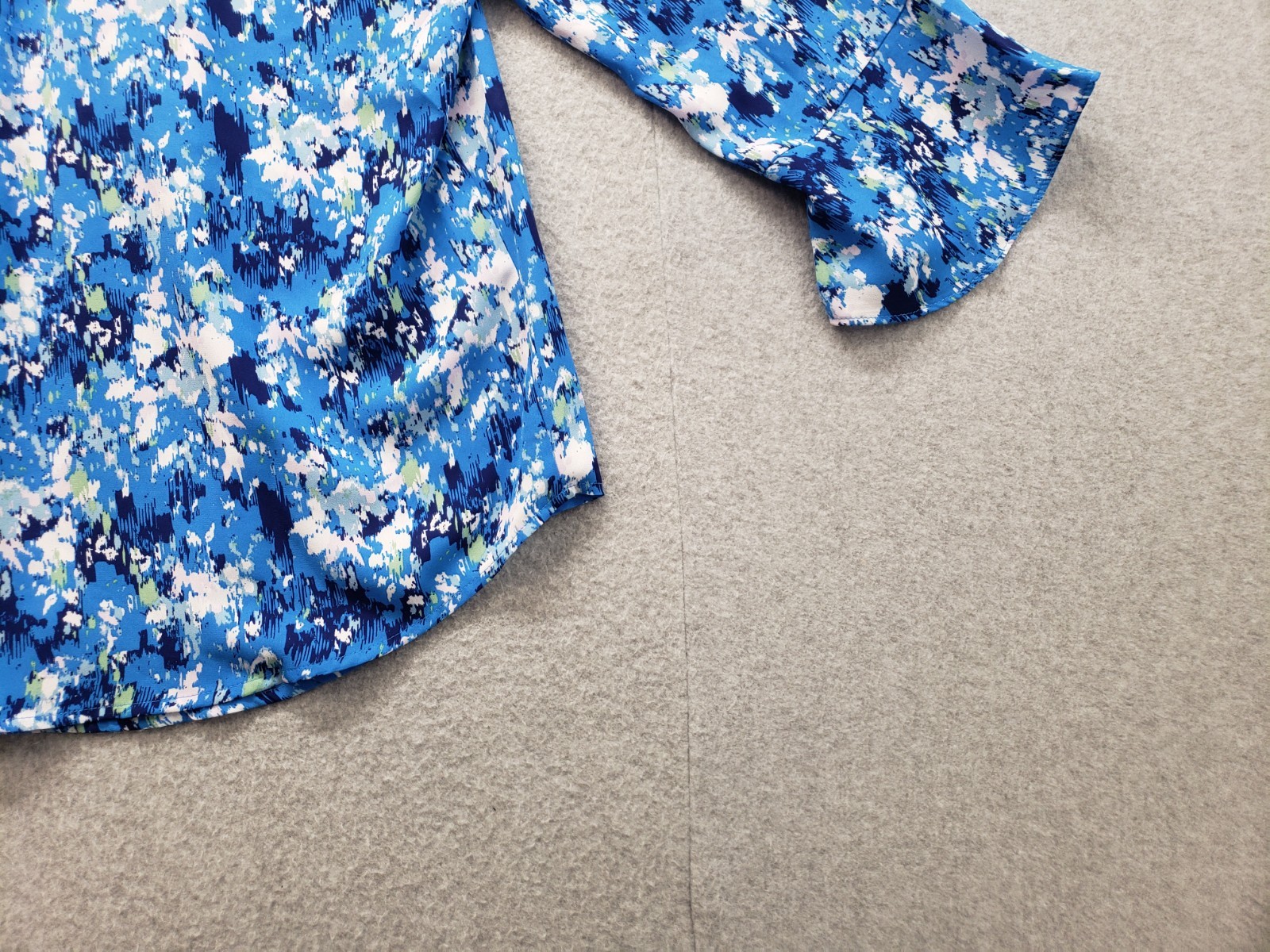 Style Co Women Tunic Top L Blue & White Floral V Neck 3/4 Bell Sleeve Blouse