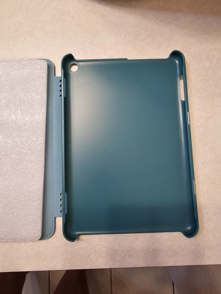 Amazon Case for Fire HD8 Fits 12th Gen 2022  - Image 3 of 4