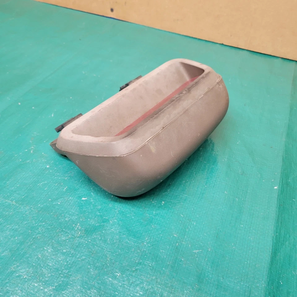 1992-1997 Toyota Previa 3rd Third Brake Light OEM 81570-28140 - Image 4 of 4