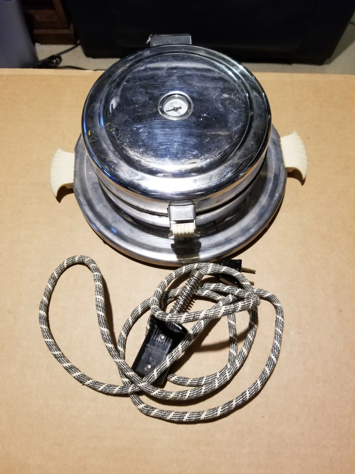 Vintage Round Electric Waffle Maker White Bakelite Works - Fabric Cord