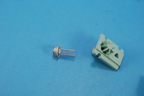 Pair NOS SFC2710C IC - Picture 6 of 6