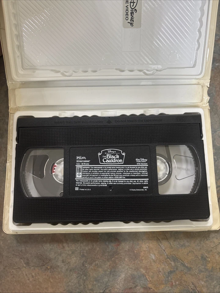 VHS - Disney’s Masterpiece - The Black Cauldron (VHS - 1998)  Foto 2 de 3