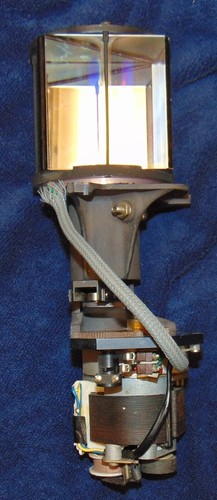 + WHAT IS THIS? OLD RARE CAMERA FILM ACCESSORY? GLASS MIRROR CUBE MOTOR BAKELITE - Picture 9 of 10