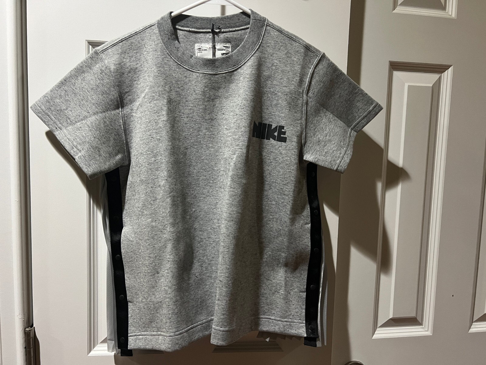 SACAI X NIKE Felpa donna Nike x Sacai manica corta top grigio plissettato CV5716 taglia XS S