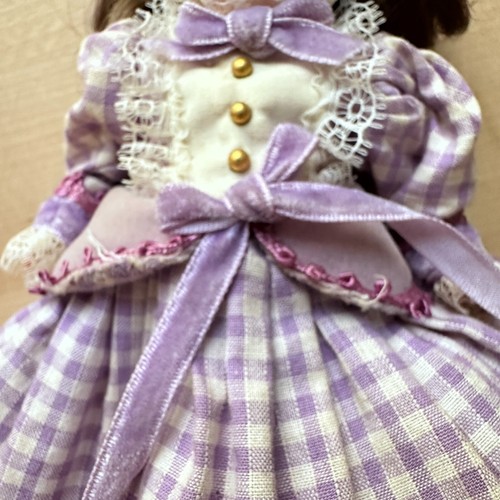 Muñeca Madame Alexander 28150 Little Women Meg marzo 1997 guinga púrpura - Imagen 17 de 18