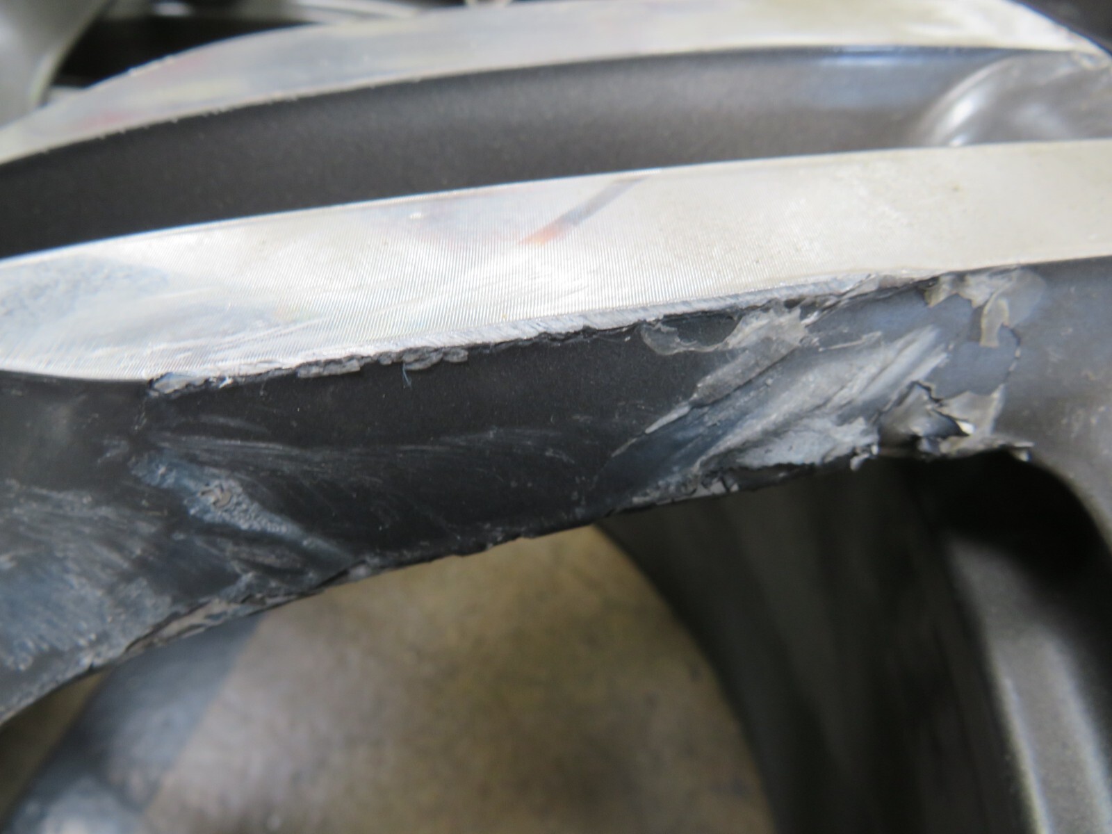 Ferrari Portofino, Rear Wheel, Heavy Dmg, Used, P/N 336567