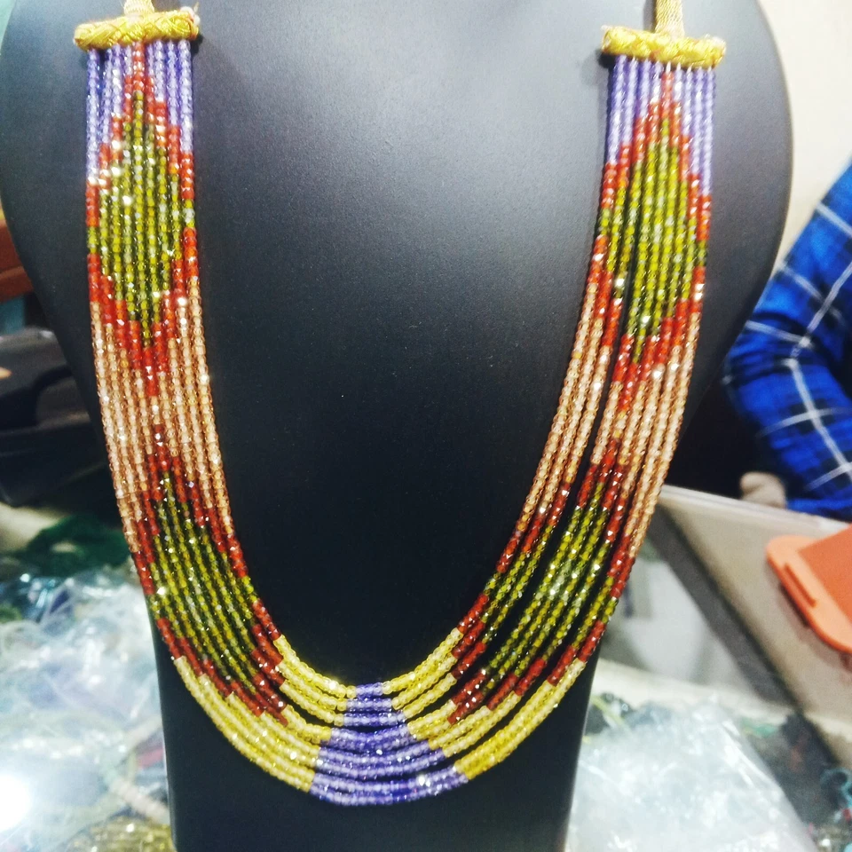 Collana Tradizionale Con Zirconi Multicolore A Facetta Rotondi 9 Stand Naturale - Immagine 2 di 4