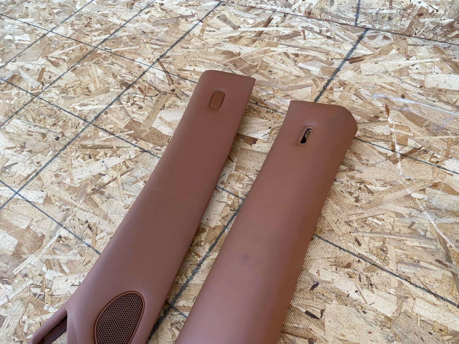 BENTLEY FLYING SPUR (06-08) SET LEFT RIGHT A PILLAR PILLARS OEM CAMEL