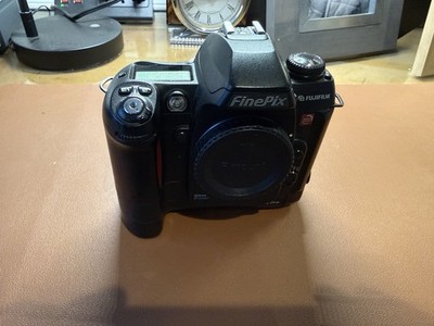 Fujifilm FinePix S Series S2 Pro Nikon F-mount DSLR 6.17mp Super HAD CCD Digital
