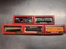 Lot of 5 Tyco Model Trains