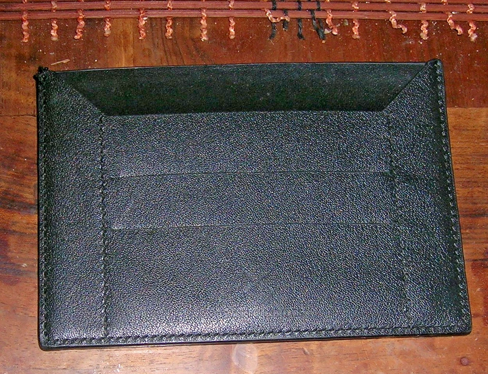 Porte Cartes en cuir noir 14 x 10 cm - Photo 1/1