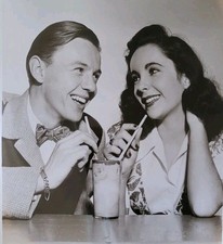 1947 ELIZABETH TAYLOR, Cynthia, Original MGM Glossy Photo 47/346 Limited Edition