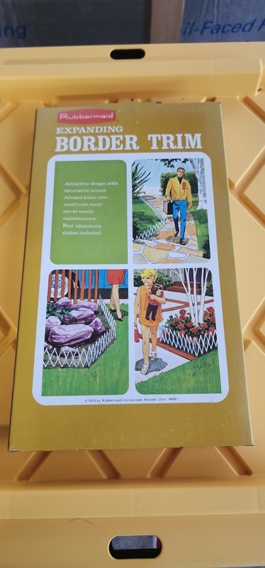 18 Vintage Retro Rubbermaid Expanding Border Fence Plastic 10 ft 1970