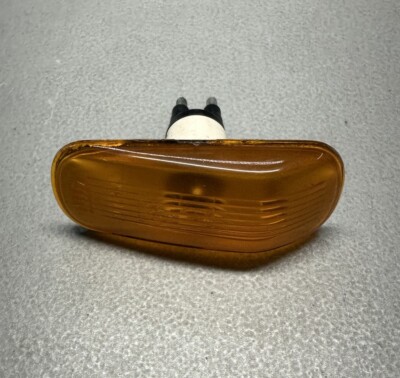 Saab Turn Signal Light Side Marker Lamp Amber Lens 9124132 9-3 9-5