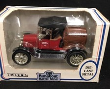 Ertl 1918 Runabout Barrel Bank 9623, Die-cast Metal Barrel true value 2C 