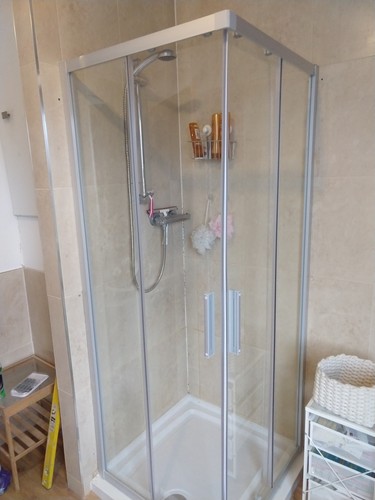 760x760 shower enclosure