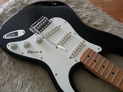 ギター Fender Korea Stratocaster 1994/95 KOREAN CORT BUILT FENDER SQUIER STRATOCASTER DELUXE