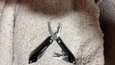 1 Leatherman Cabela's BLAST Multi Tool Fishing Camping EXCELLENT      LOT 806