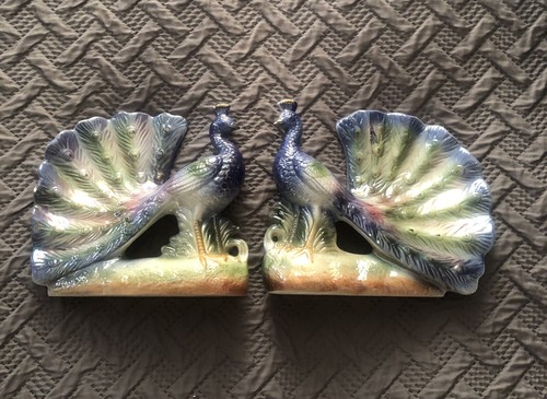 Mid Century irisierender Pfau Keramik Statuen Figuren 2er Set