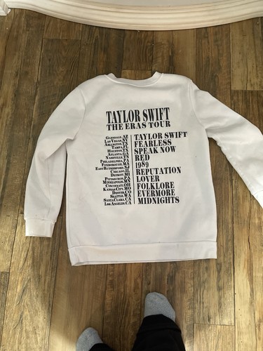 Taylor Swift Crewneck Sweatshirt The Eras Tour White Adult Size Medium - Picture 5 of 5